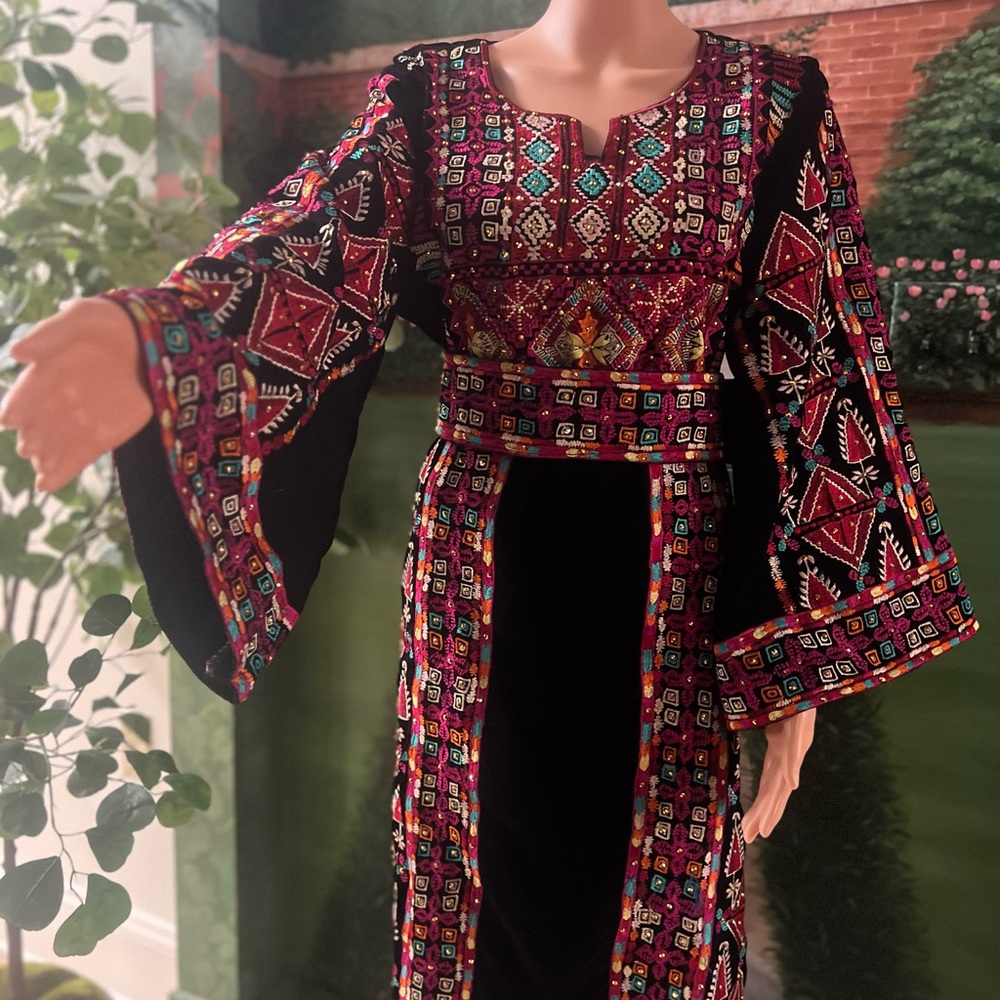 Velvet, Palestinian, traditional thoub